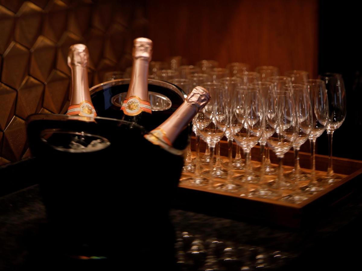 The Hotel Sanraku Kanazawa 21Th December 2022 Open Exterior photo Champagne bottles and glasses